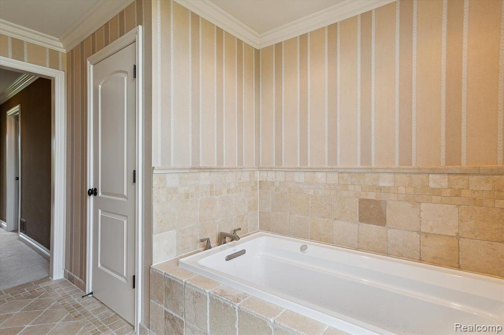 17712 PARKSHORE Drive, Northville, MI 48168 — Photo 45