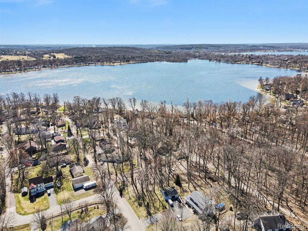 11591 PLEASANT VIEW Drive, Pinckney, MI 48169 — Photo 32