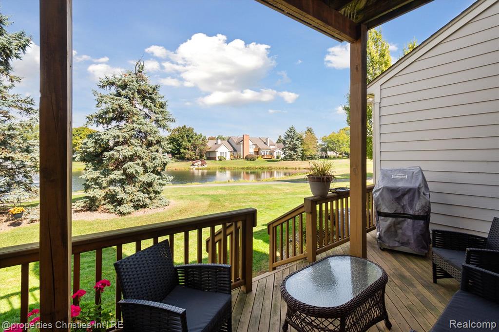 39510 Edgewater Drive, 100, Northville, MI 48168 — Photo 36