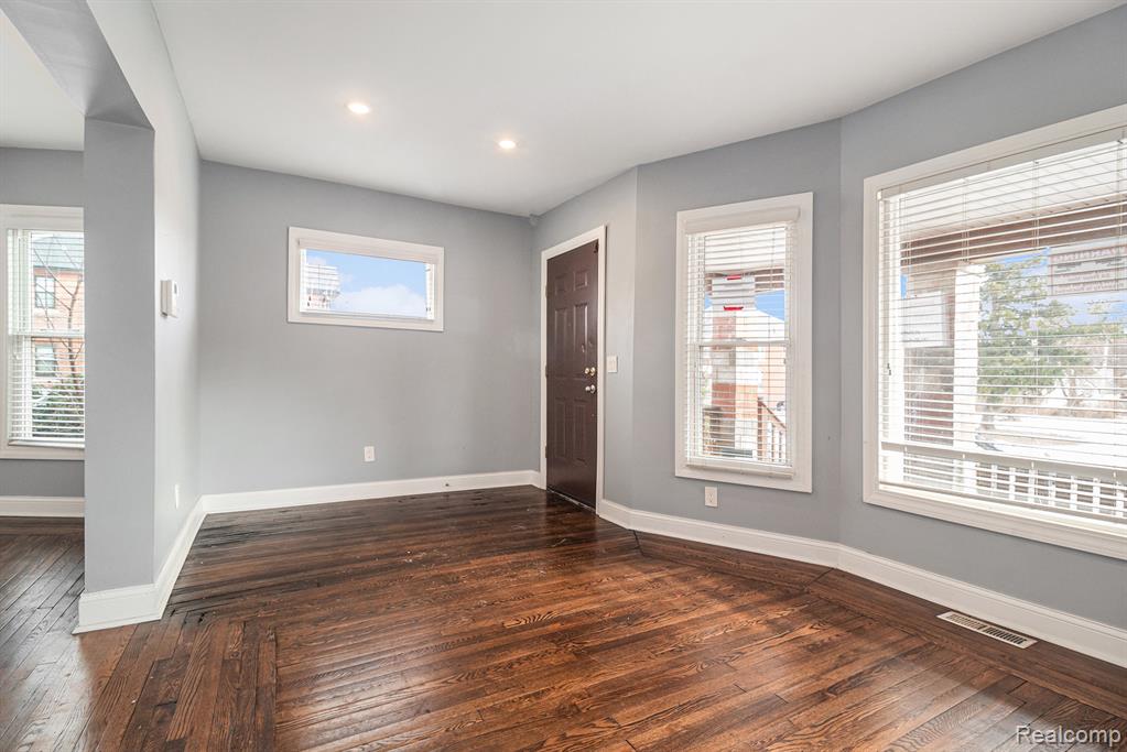 595 Belmont Street, Detroit, MI 48202 — Photo 8
