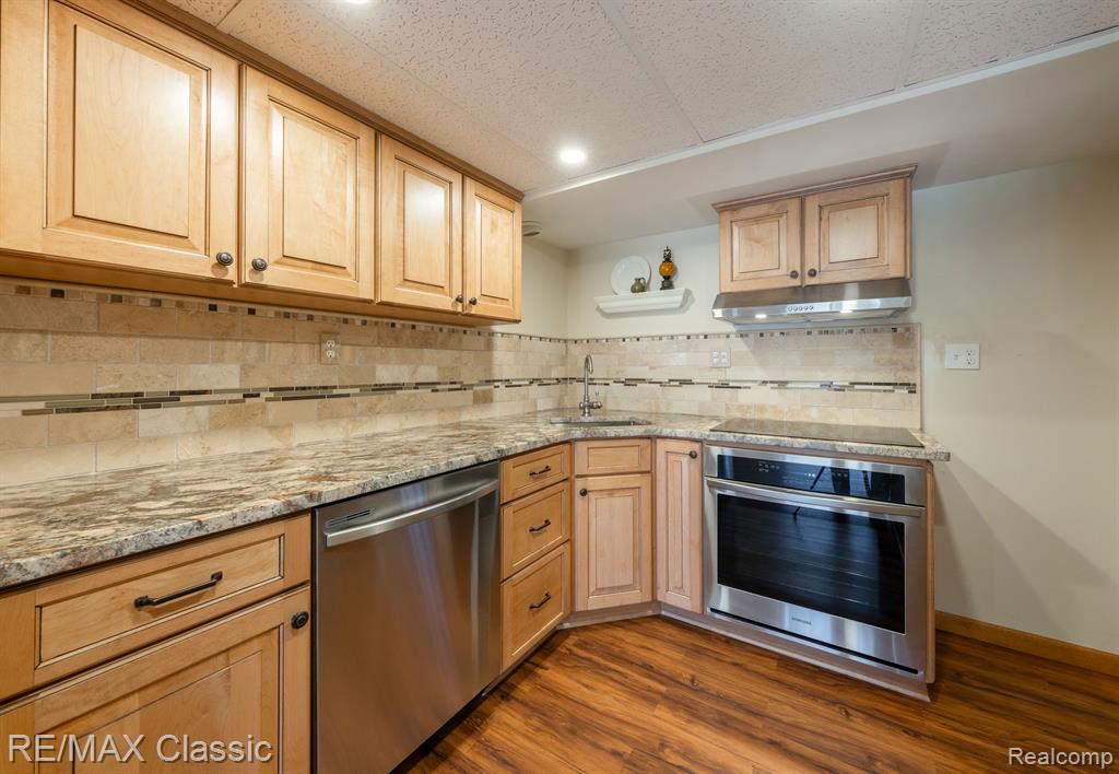 48941 W HILLCREST, Plymouth, MI 48170 — Photo 52