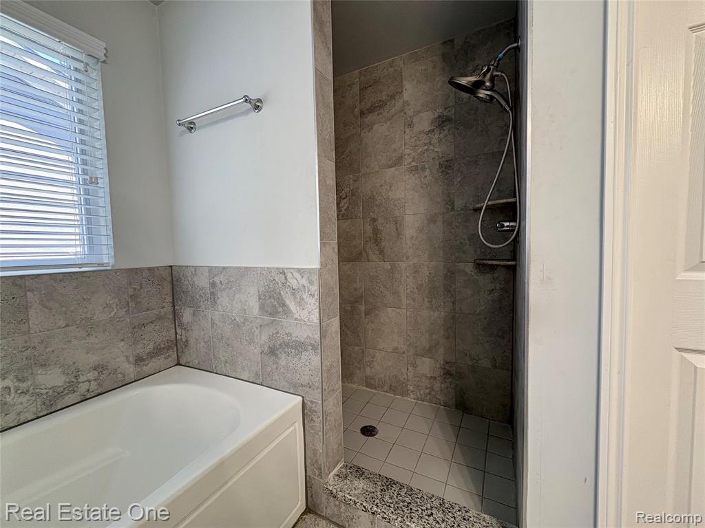 329 Beaver Run, Holly, MI 48442 — Photo 24