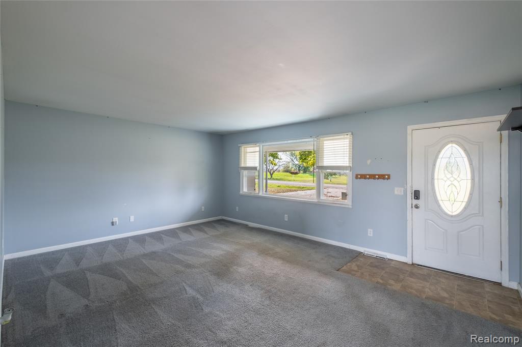 9187 Nichols Road, Gaines Vlg, MI 48436 — Photo 4