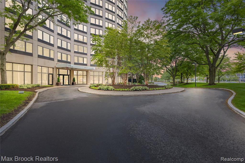 5000 Town Center, 2605, Southfield, MI 48075