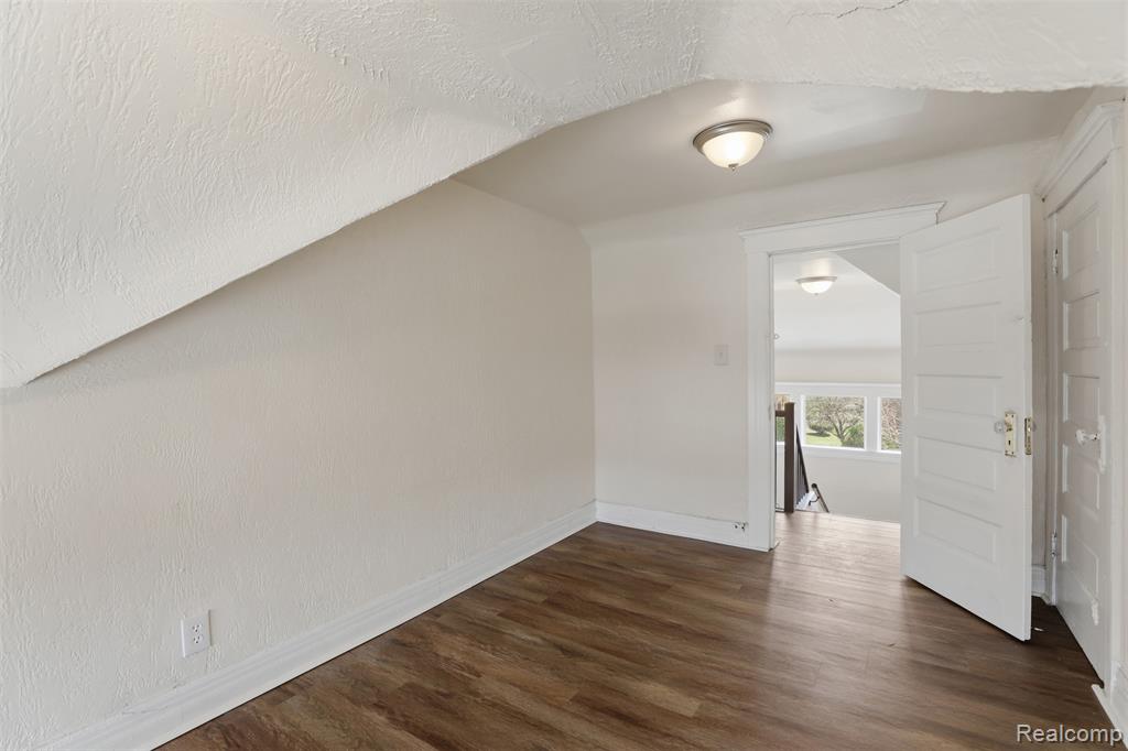 839 Webb Street, Detroit, MI 48202 — Photo 33