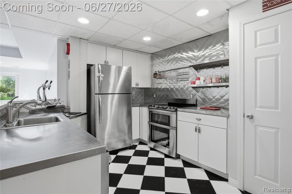 9015 Huron Bluffs Drive, White Lake, MI — Photo 35