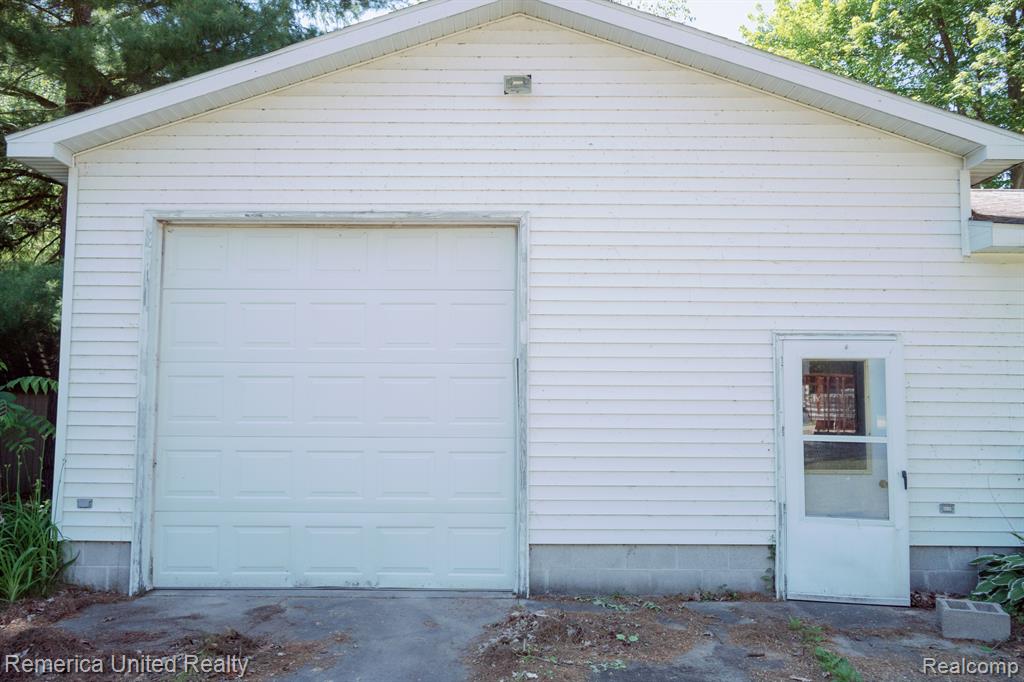 509 COLLINGWOOD Street, Houghton Lake, MI 48629 — Photo 20