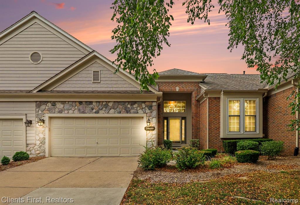 39489 Edgewater Drive, Northville, MI 48168