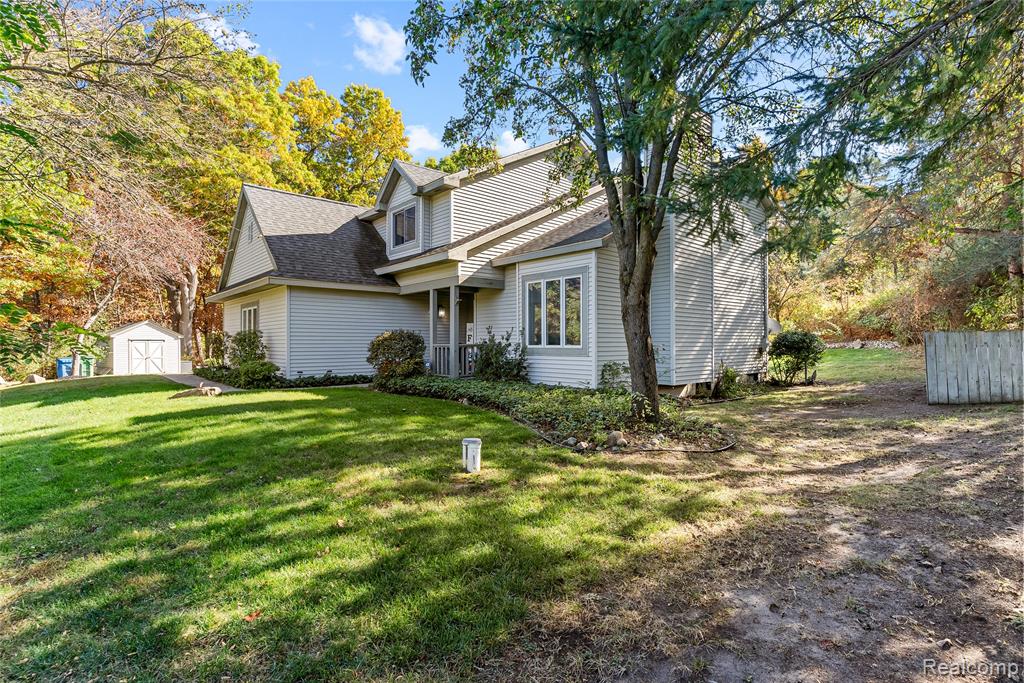 4971 N Tipsico Lake Road, Hartland, MI 48353 — Photo 40