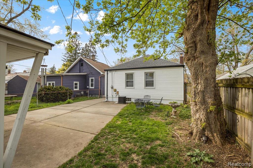 700 SILMAN Street, Ferndale, MI 48220 — Photo 28