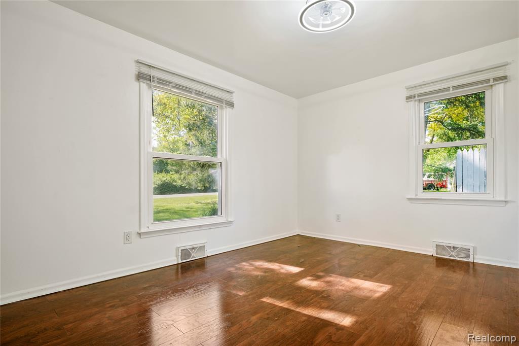 6843 E Dartmoor Road, West Bloomfield, MI — Photo 11