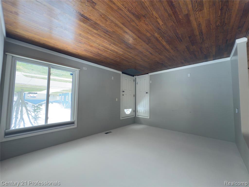 95 E Dallas Avenue, Madison Heights, MI 48071 — Photo 4