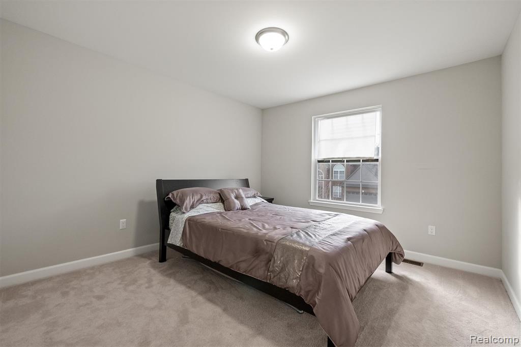 4882 E Stonegate Circle, Lake Orion, MI — Photo 33