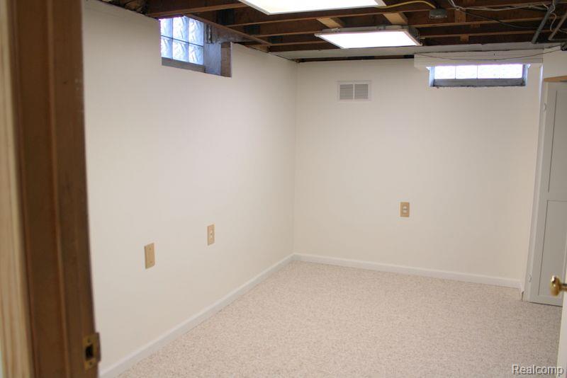 7687 CORTLAND Avenue, Allen Park, MI 48101 — Photo 54