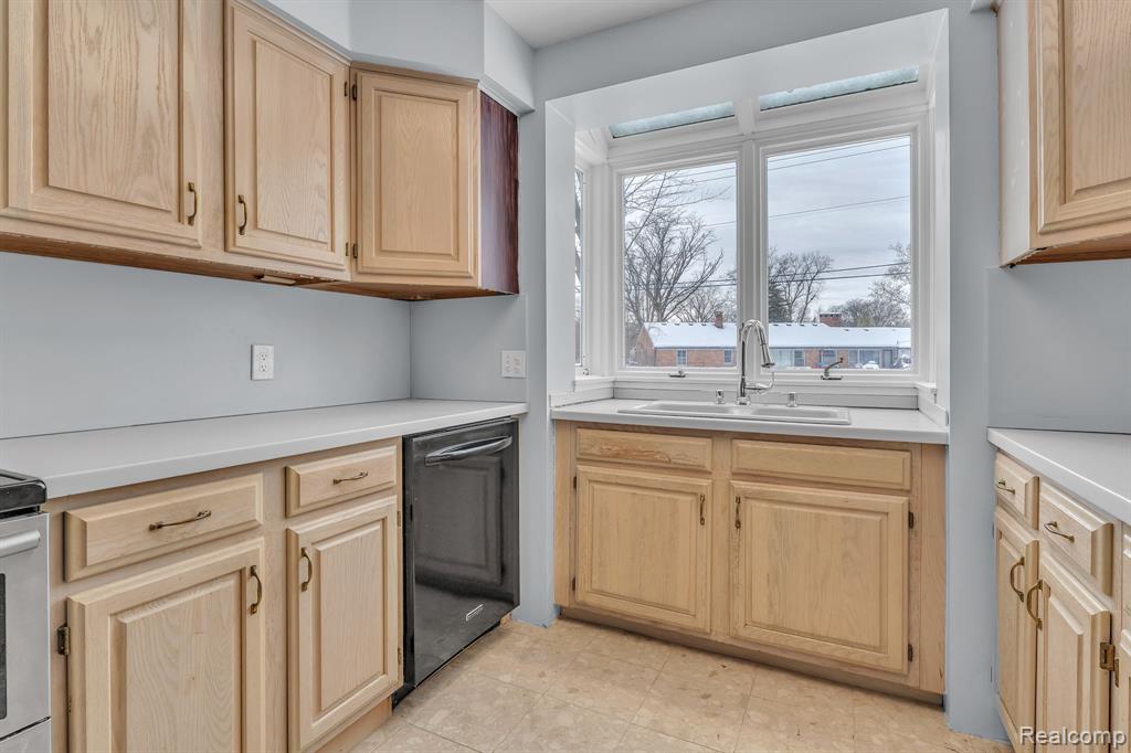 6576 Inkster Road, West Bloomfield, MI — Photo 36