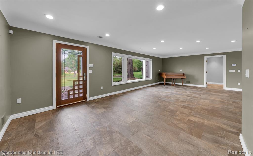6663 Bloomfield Lane, West Bloomfield, MI — Photo 3