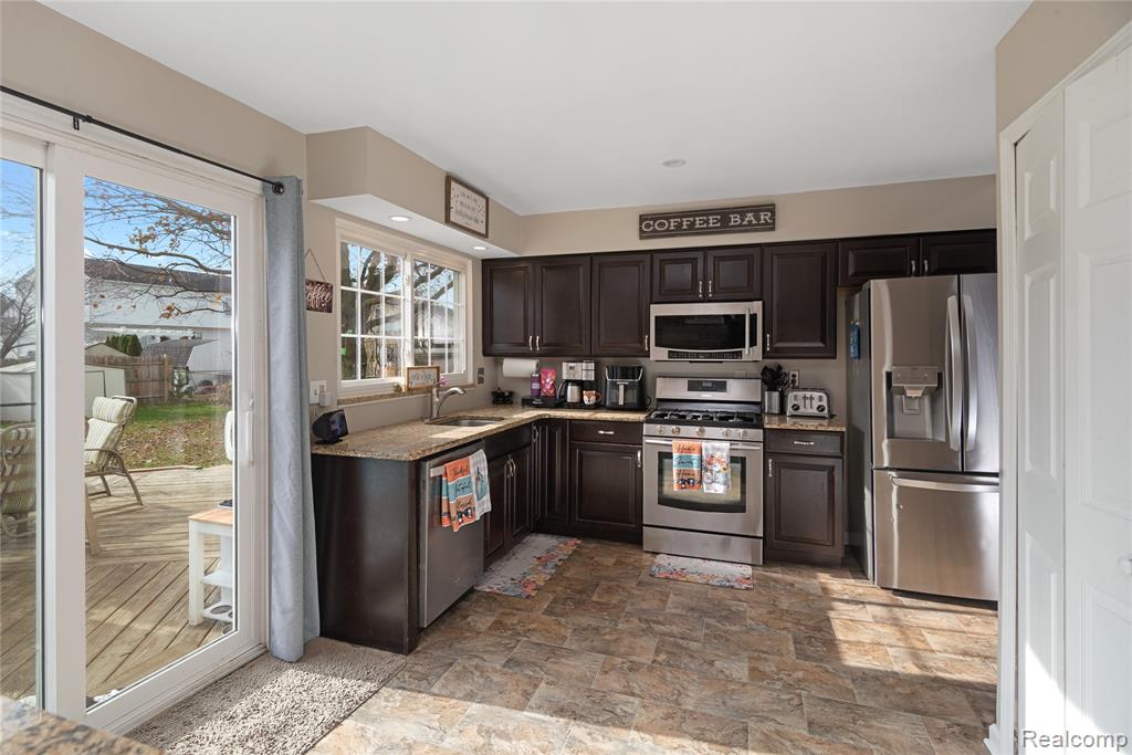 40341 Worthington Court, Canton, MI 48188 — Photo 7