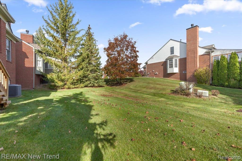 16502 CYPRESS Court, Northville, MI 48168 — Photo 37