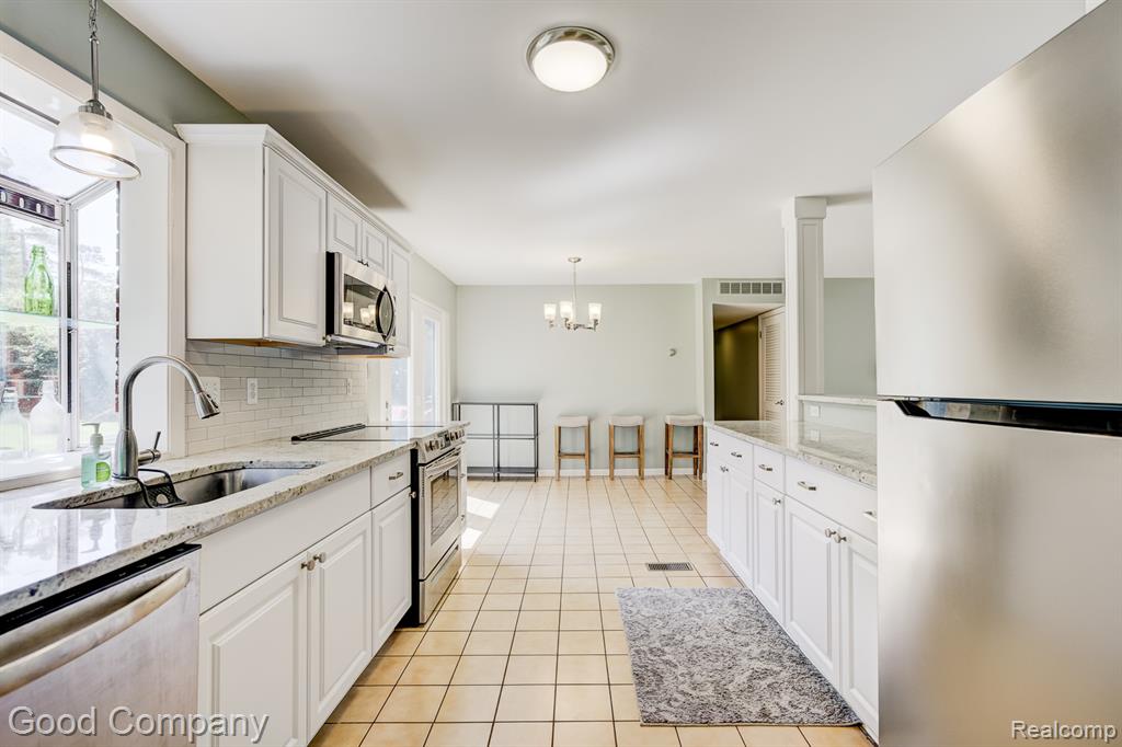 6327 Snow Apple Drive, Clarkston, MI — Photo 13