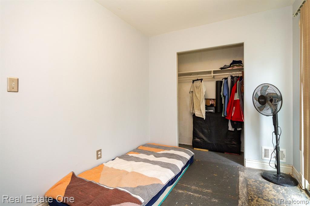 9065 WILLIAM Street, Taylor, MI 48180 — Photo 16