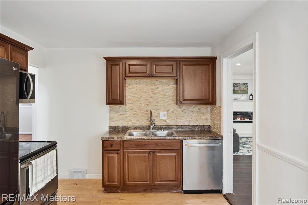 6835 Gilman Street, Garden City, MI — Photo 20