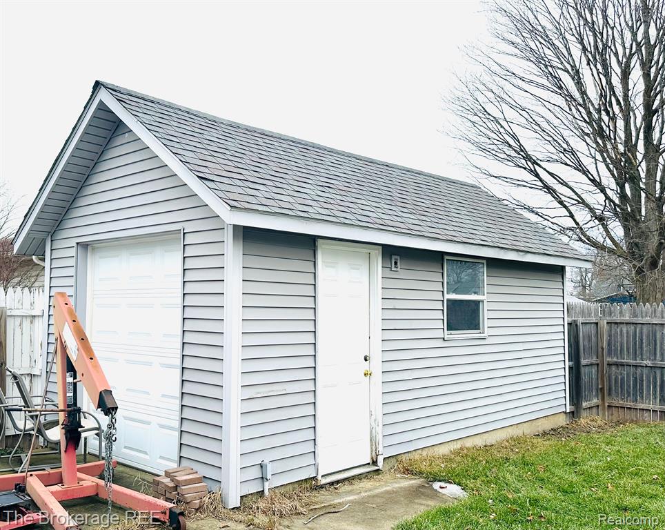 538 W STEWART Street, Owosso, MI 48867 — Photo 3