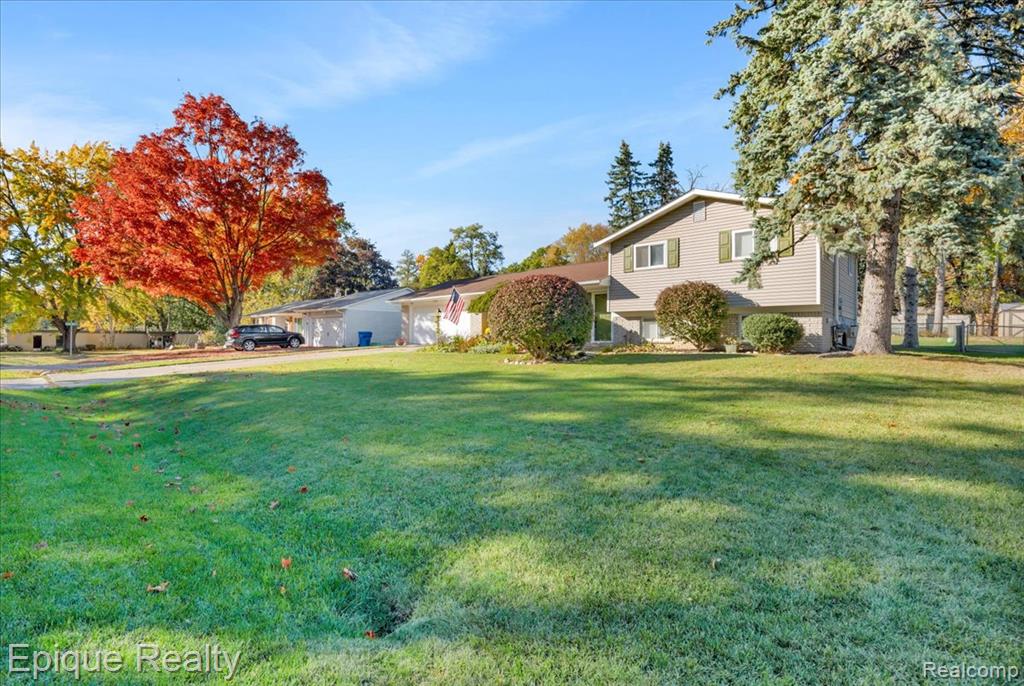 8156 Kenwick Drive, White Lake, MI — Photo 4