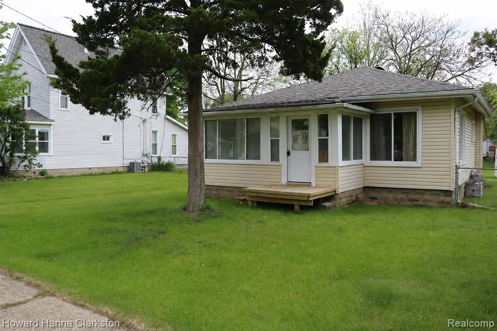 8 Maple Street, Oxford, MI 48371 — Photo 15