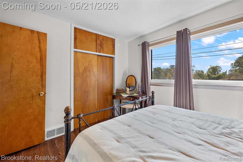 18474 Beverly Road, Beverly Hills, MI 48025 — Photo 18