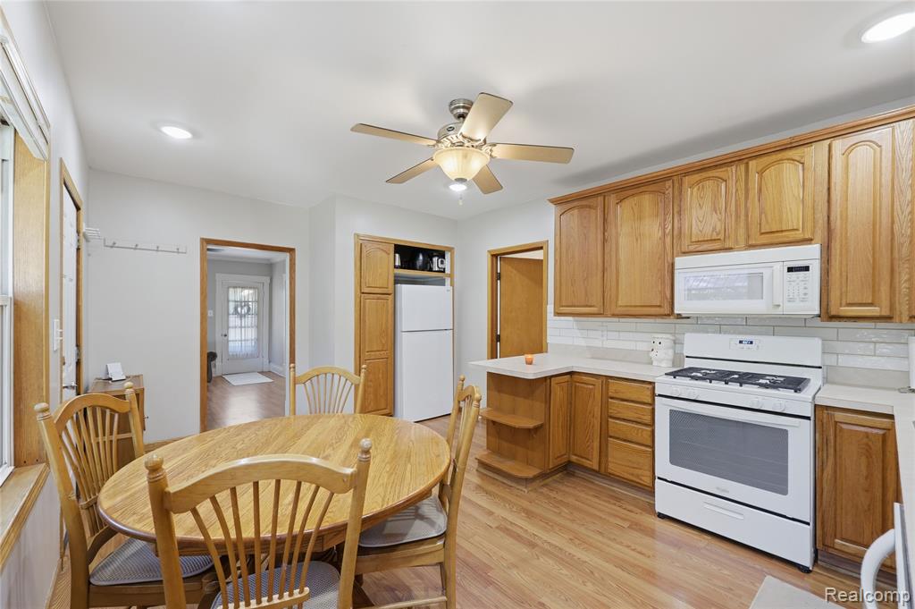 806 S 10th Street, St. Clair, MI 48079 — Photo 19