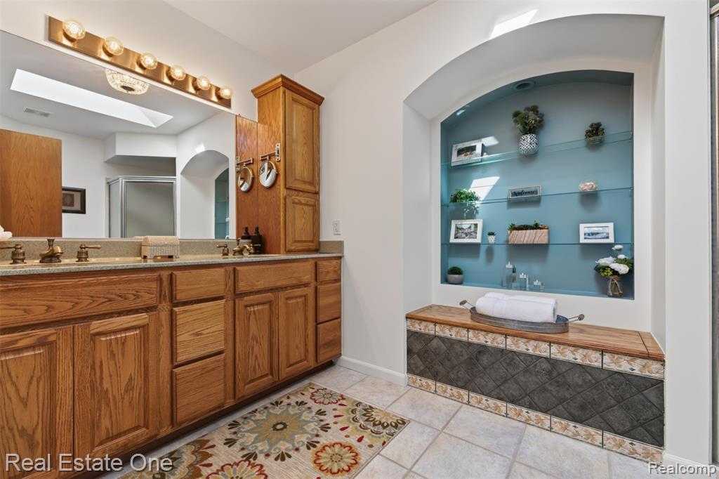6586 Scenic Pines Court, 43, Clarkston, MI — Photo 29