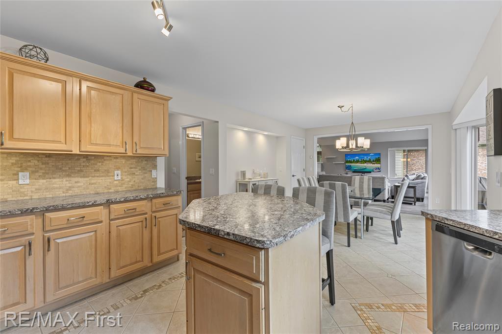 43316 Brooks Drive, Clinton Twp, MI 48038 — Photo 13
