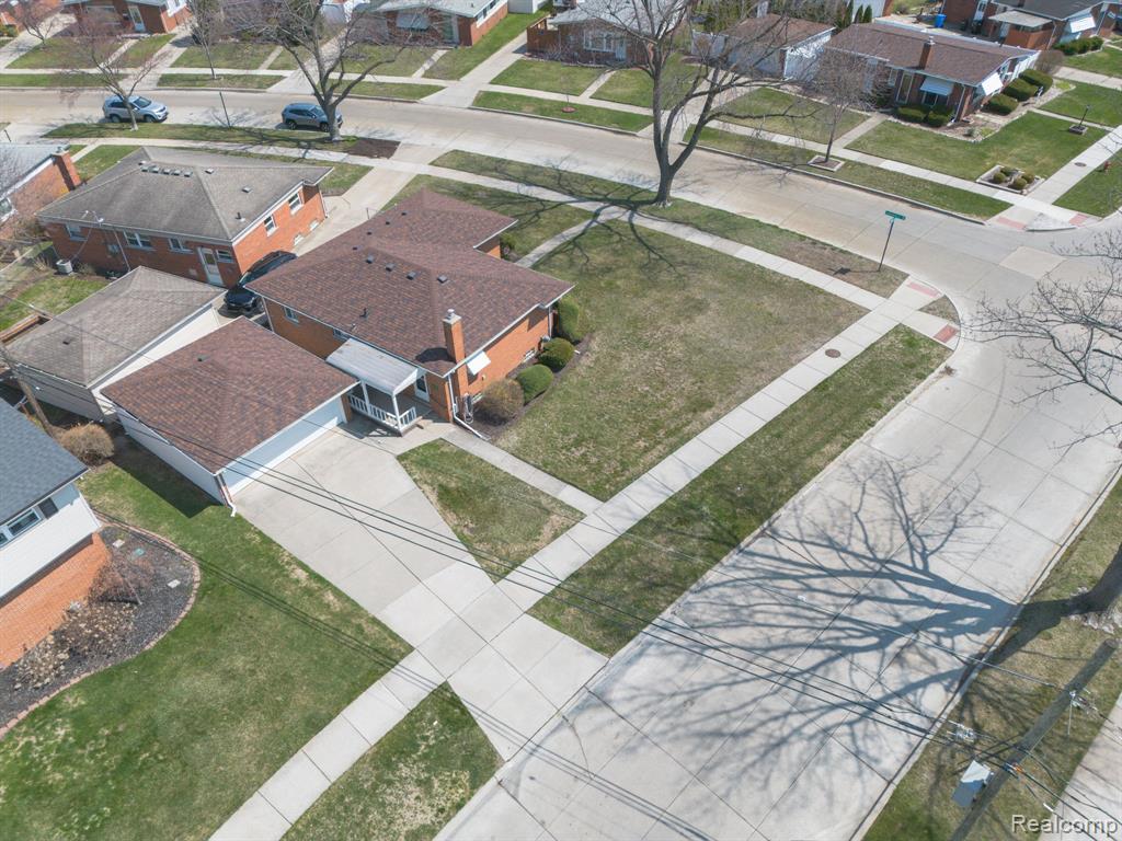 30705 Longfellow Avenue, Madison Heights, MI 48071 — Photo 35