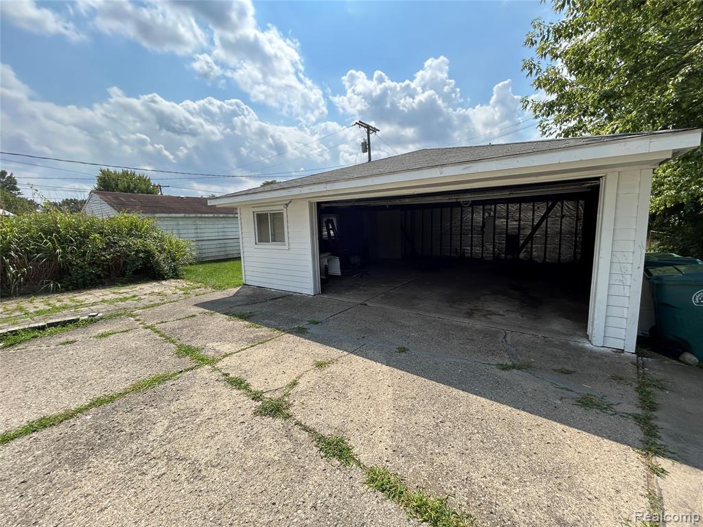 7097 Deering Street, Garden City, MI — Photo 14