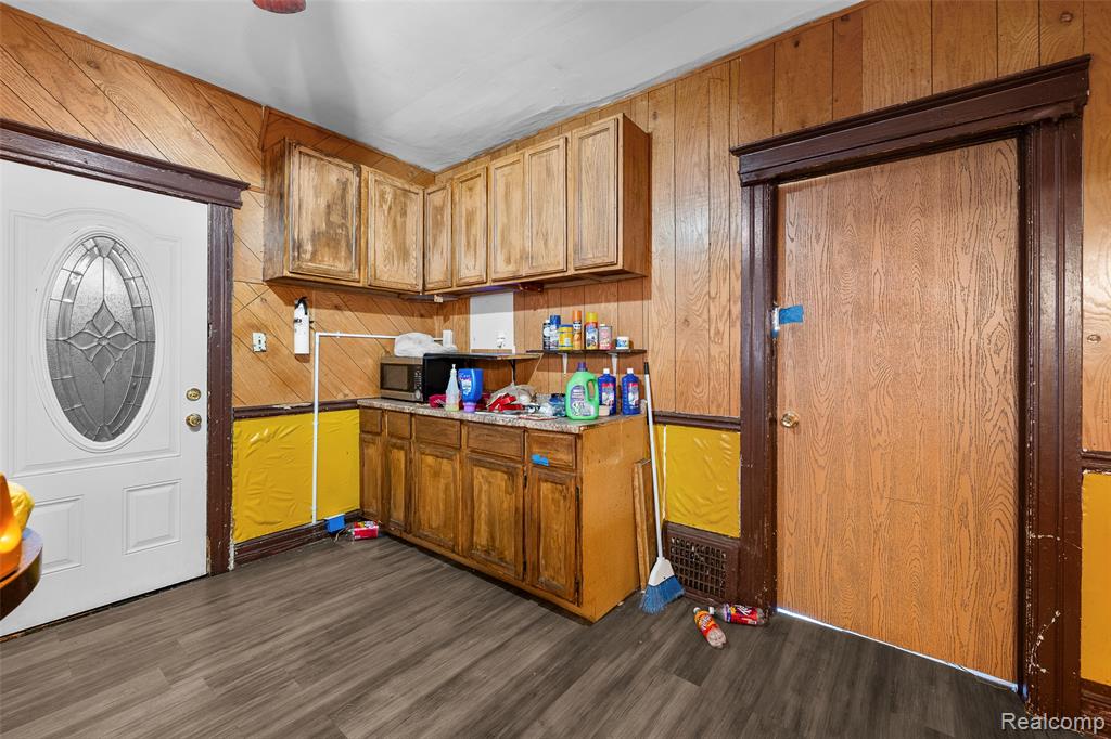 2445 Concord Street, Detroit, MI 48207 — Photo 17