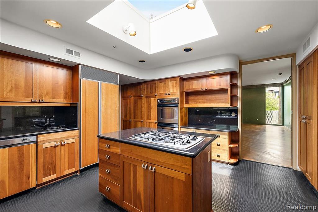 700 Lakeside Drive, Birmingham, MI 48009 — Photo 15