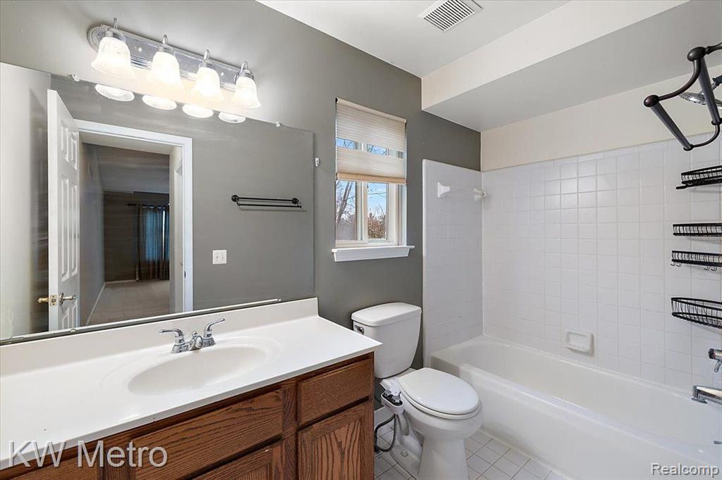 3767 PARKLAWN Drive, Canton, MI 48188 — Photo 34