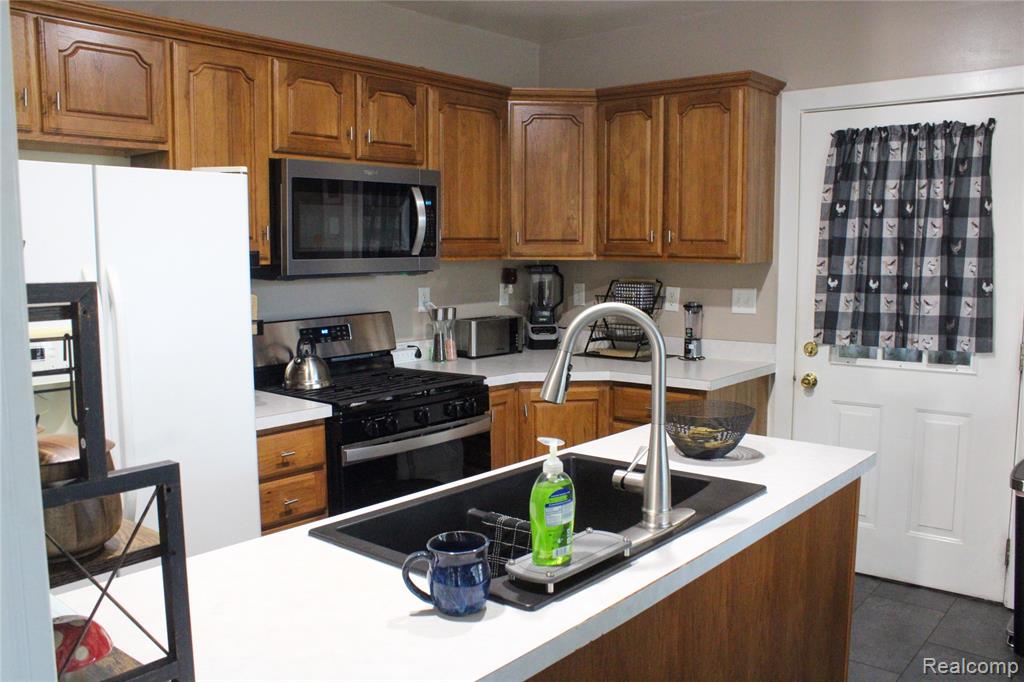 118 Commercial Street, Chesaning, MI 48616 — Photo 15