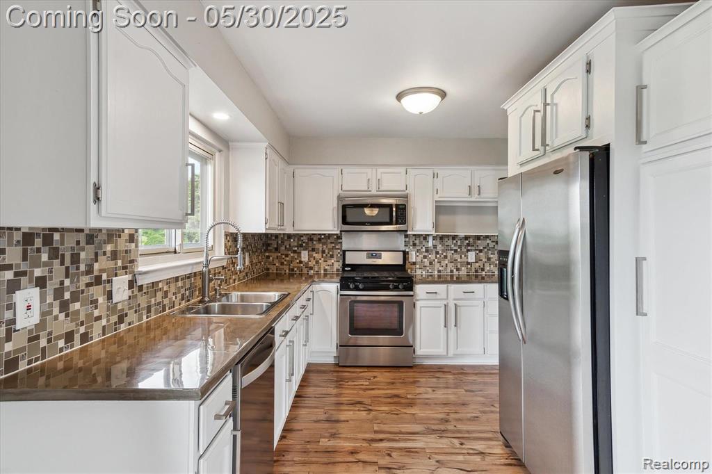 45127 Fair Oaks Drive, Canton, MI 48187 — Photo 12