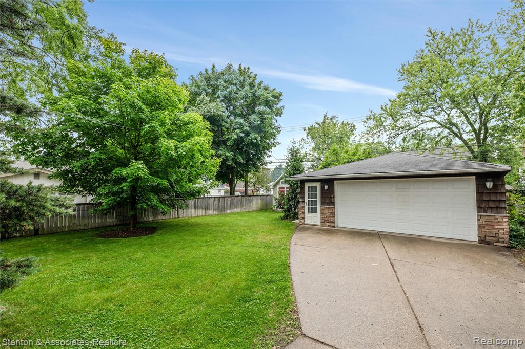 608 Woodlawn Avenue, Royal Oak, MI 48073 — Photo 28