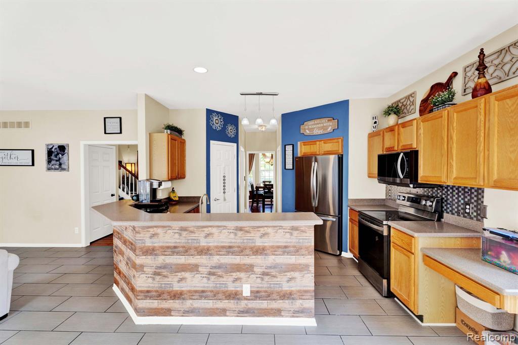 8155 Parkside Drive, Westland, MI — Photo 22