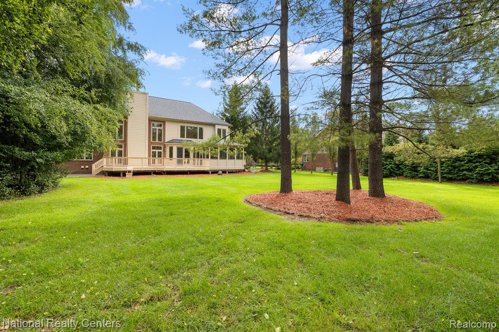 30055 FOREST Drive, Franklin, MI 48025 — Photo 55