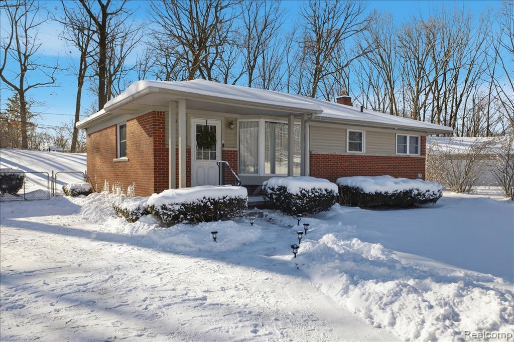 523 Tilmor Drive, Waterford, MI 48328 — Photo 5