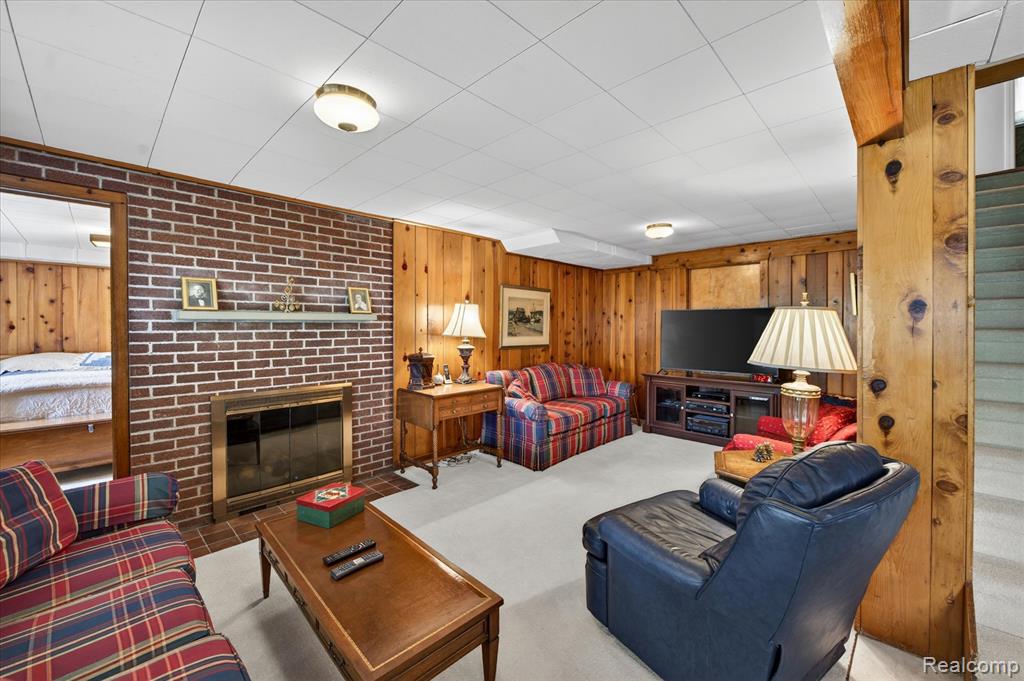 13960 Ridgewood Drive, Plymouth, MI 48170 — Photo 38