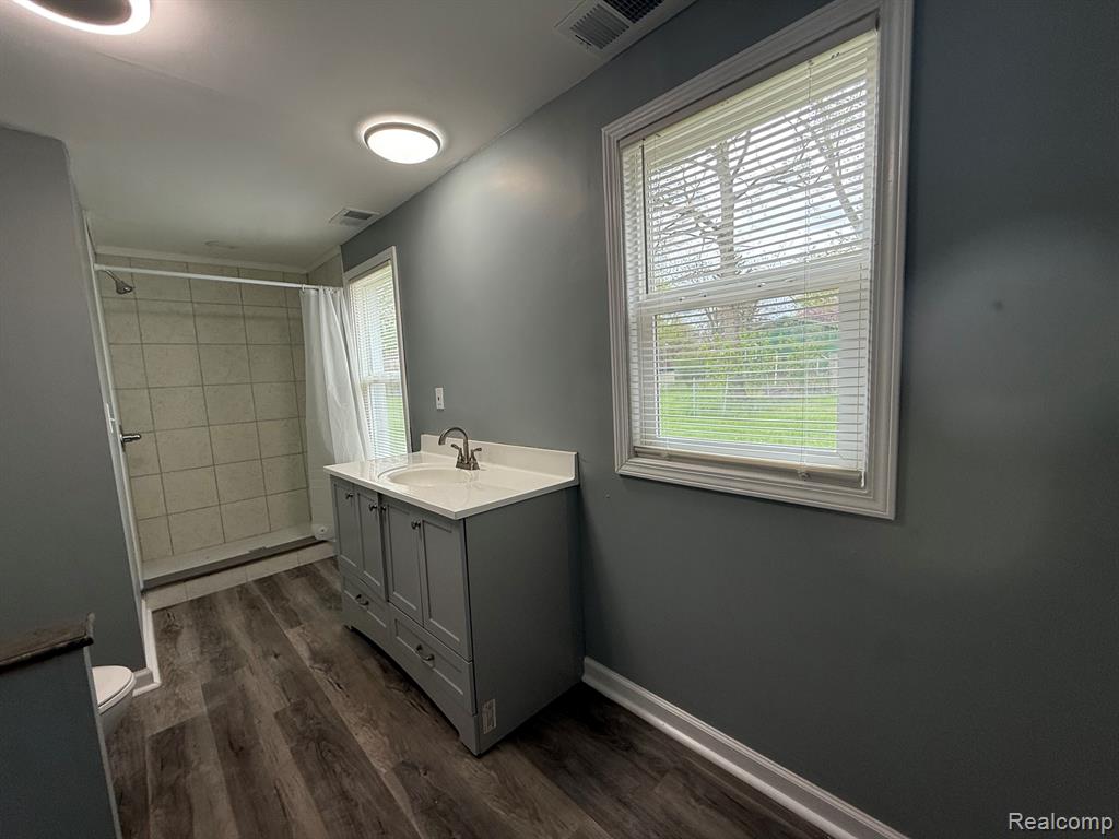 3336 Leta Avenue, Burton, MI 48529 — Photo 16