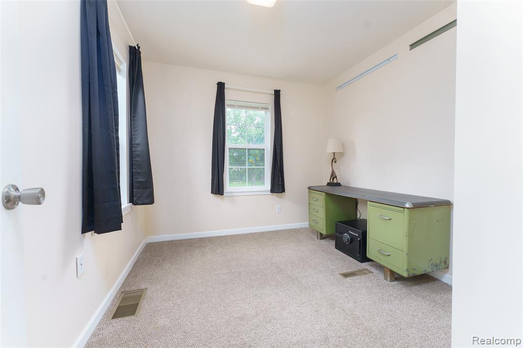 405 Garden Lane, Fowlerville, MI 48836 — Photo 17