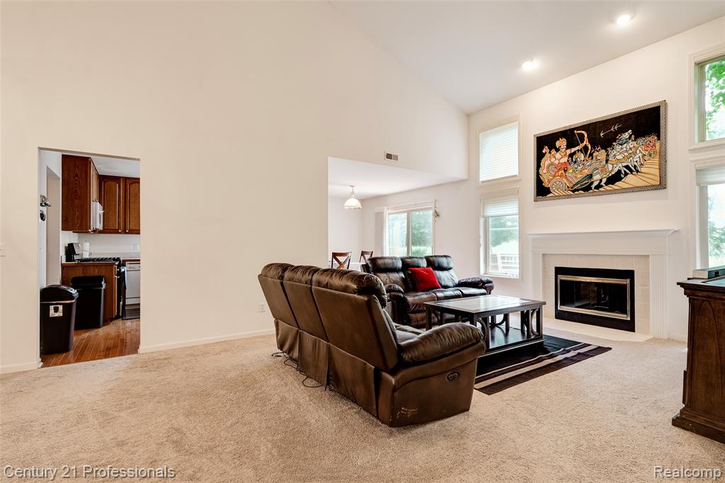 5958 Lochmore Drive, Commerce Twp, MI 48382 — Photo 22