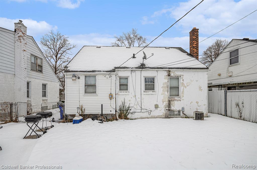17867 Mackay Street, Detroit, MI 48212 — Photo 15