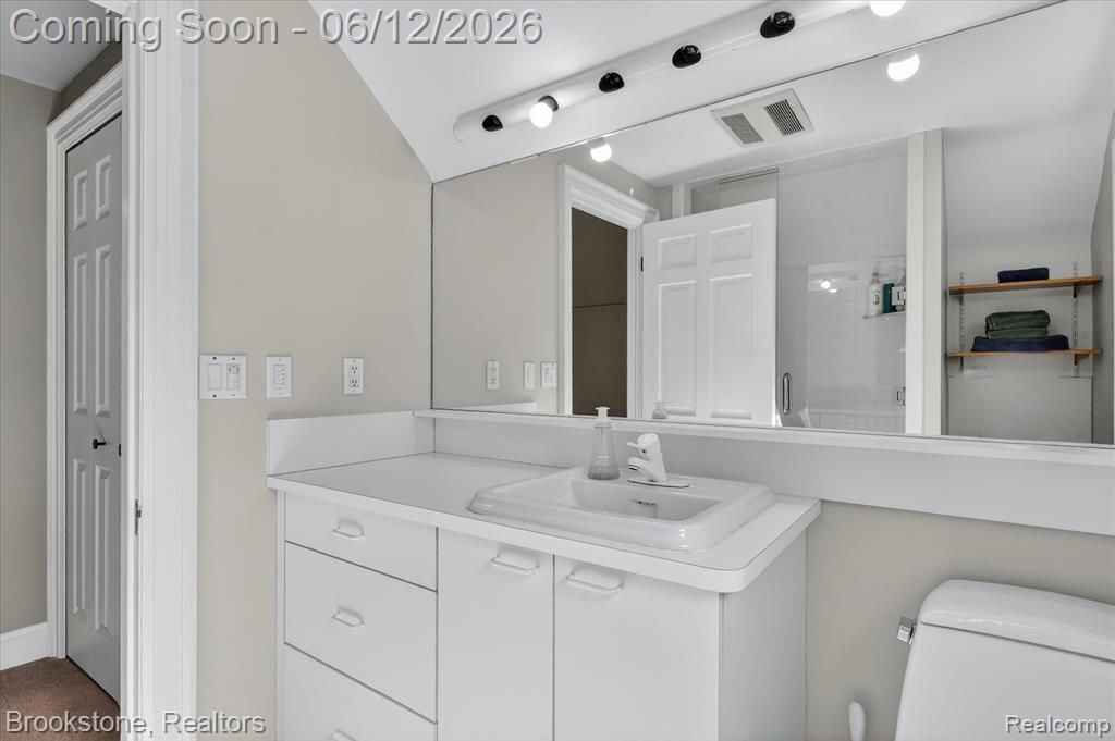 8926 Lincoln Drive, Huntington Woods, MI — Photo 35