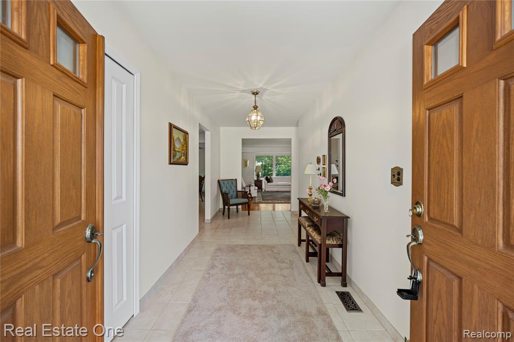 5487 Boros Drive, Troy, MI 48085 — Photo 3